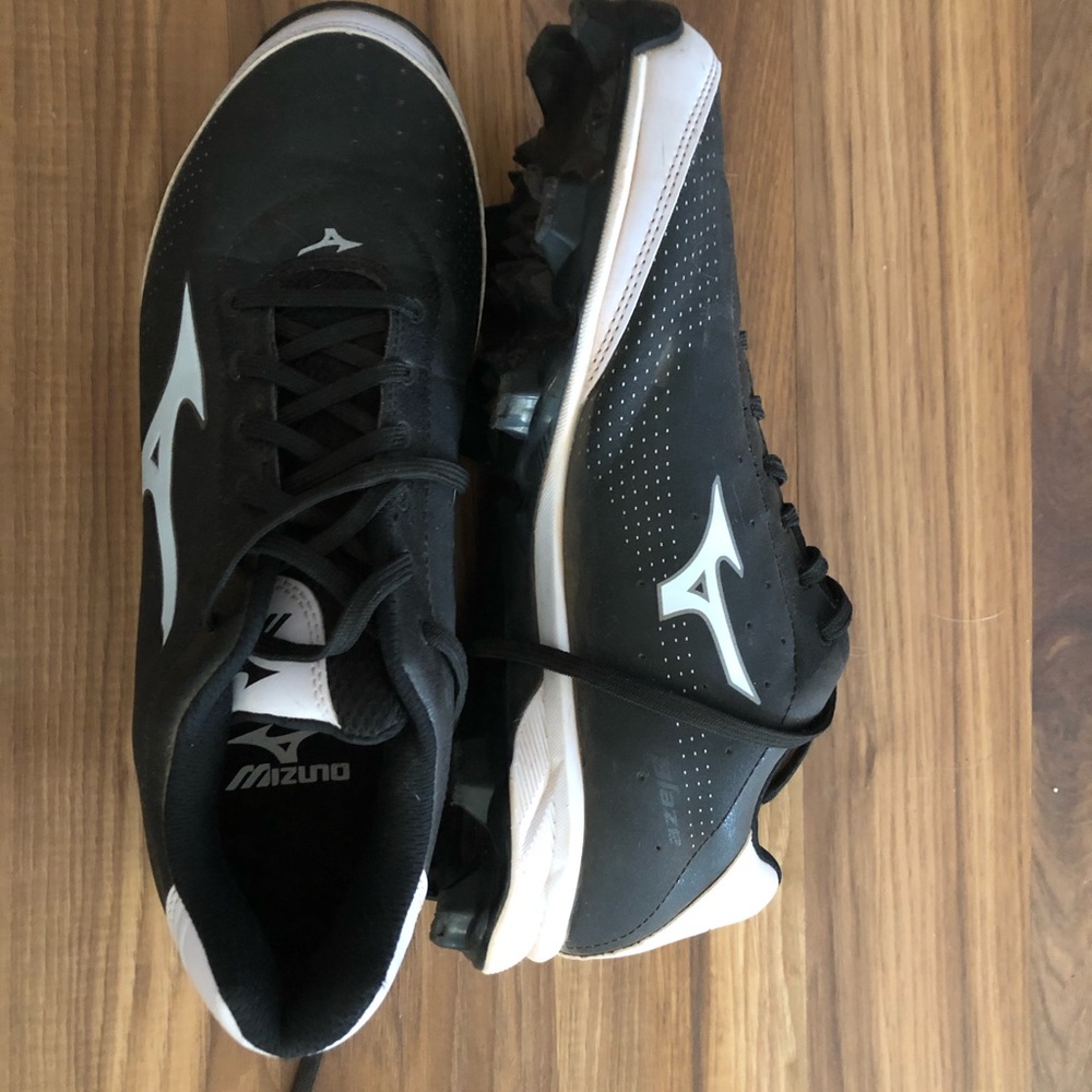 Mizuno baseball cleats shoes worn once